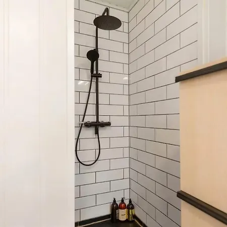 Gg6 - Cozy 2br Center Apartmán *